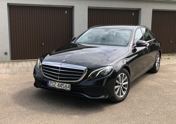 Mercedes-Benz Klasa E cena 77490 przebieg: 331000, rok produkcji 2018 z Szczecinek małe 172